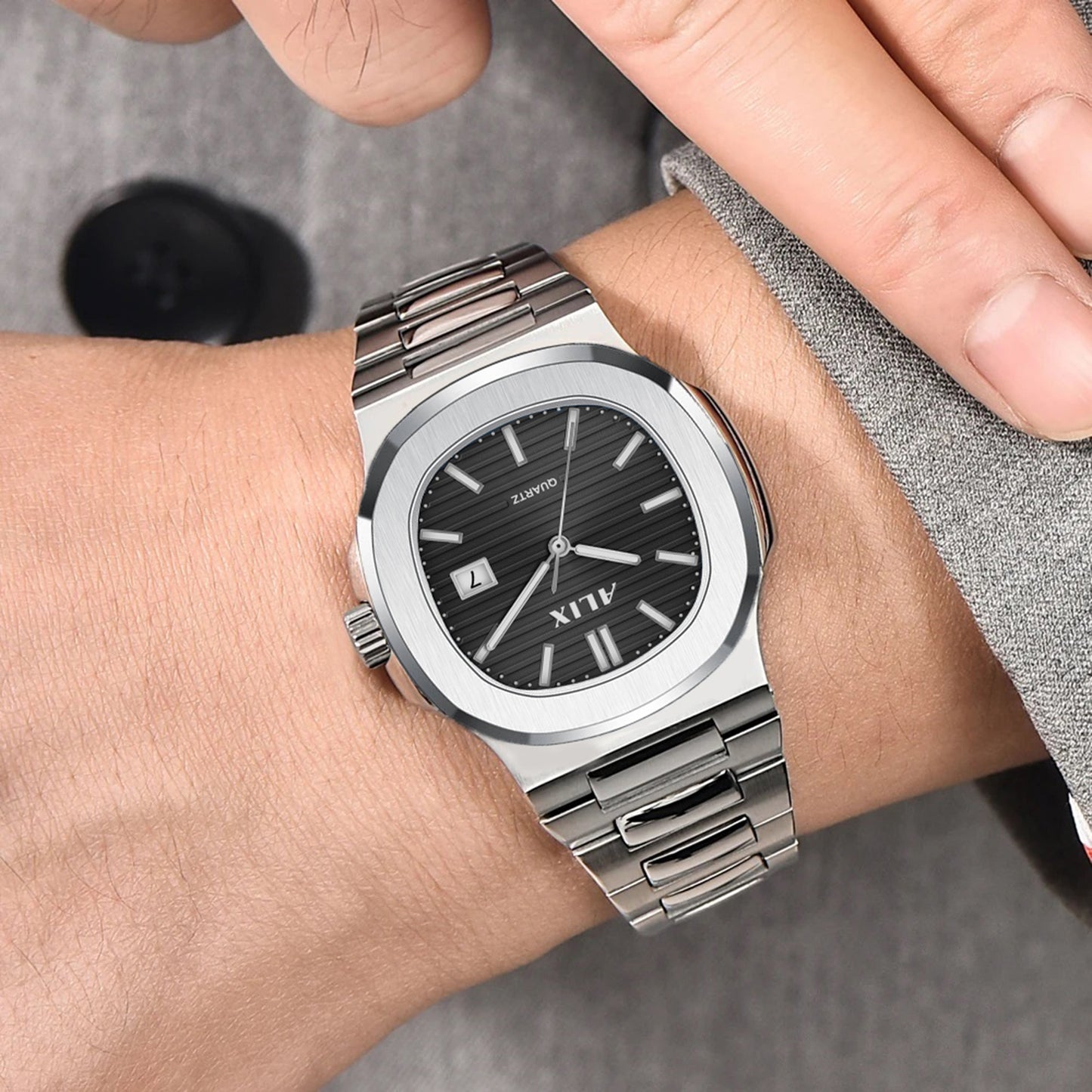 AL3052 Silver&Black dial stainless steel Analog Watch