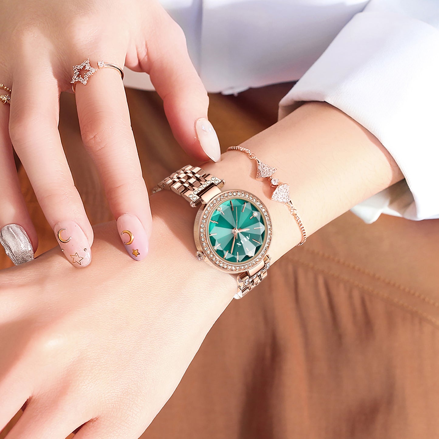 AL2532 Sparkling crystal green facet dial with rosegold strap Analog Watch