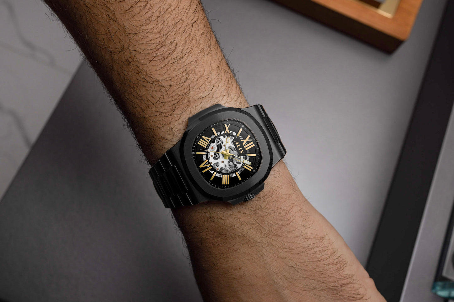AL2904 Black premium Analog Watch