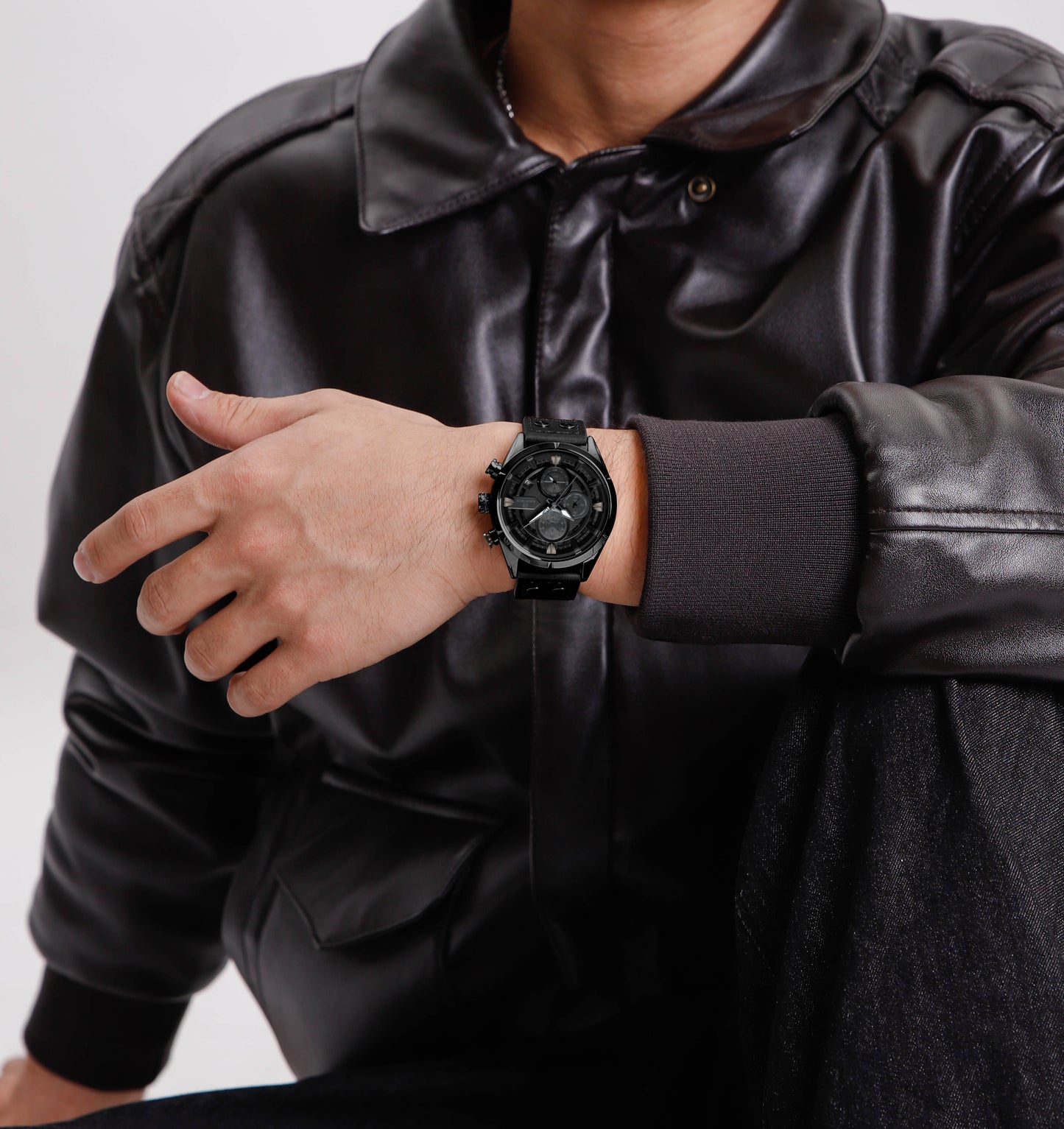 Naviforce NF8045 Black Leather Strap Analog Watch