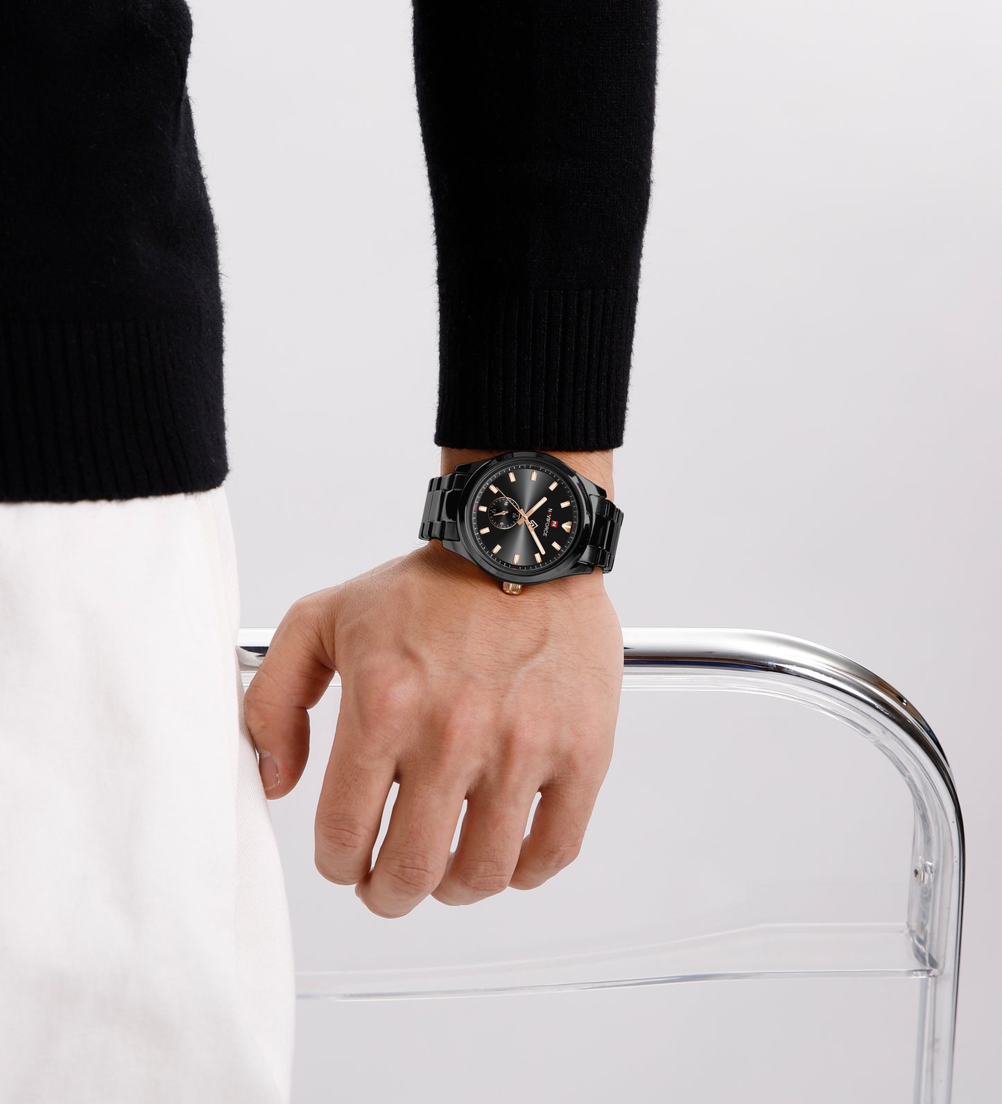 Naviforce NF9231 Black Dial Classic Modern Looking Analog Watch