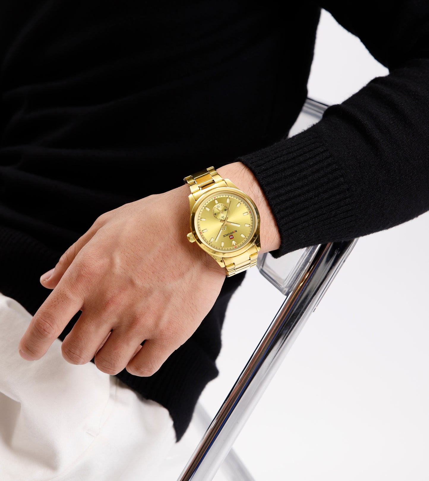 Naviforce NF9231 Gold Dial Classic Modern Looking Analog Watch