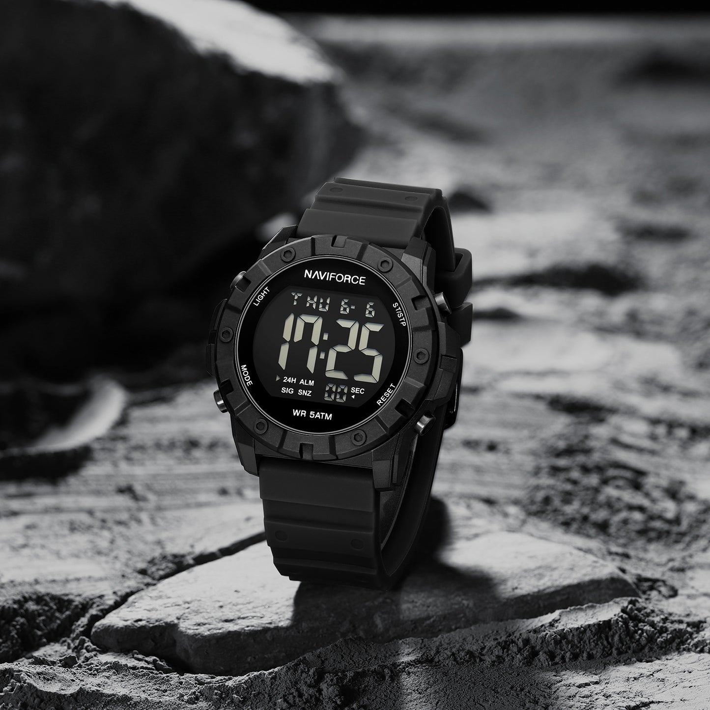 NF7110 Black LCD Display Trendy Silicone Digital Watch