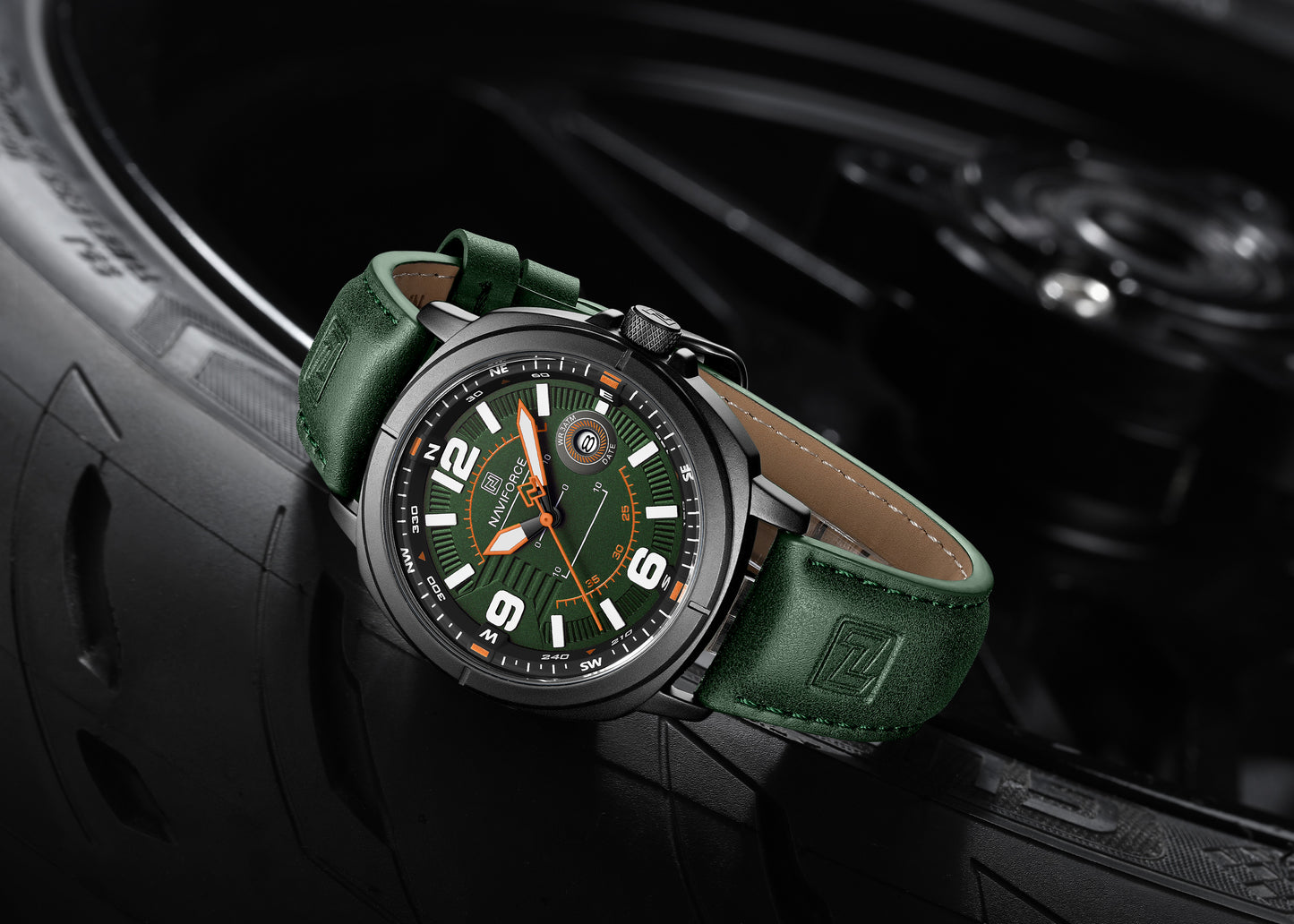 Naviforce NF8078 green dial with green leather strap Analog Watch