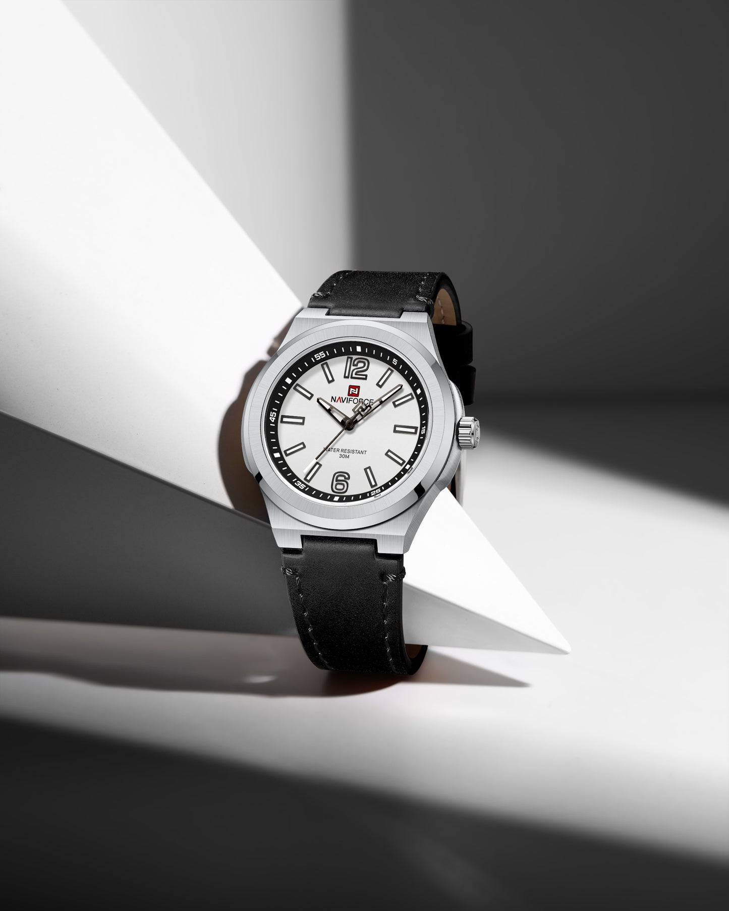 Naviforce NF9233 black and Silver with leather strap Analog Watch