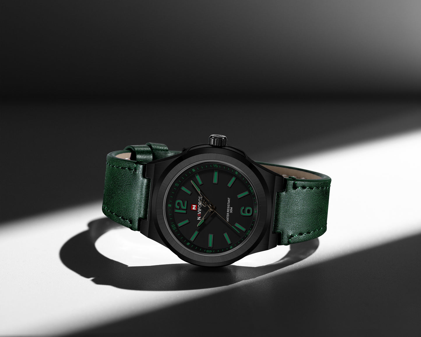 Naviforce NF9233 black and green with leather strap Analog Watch