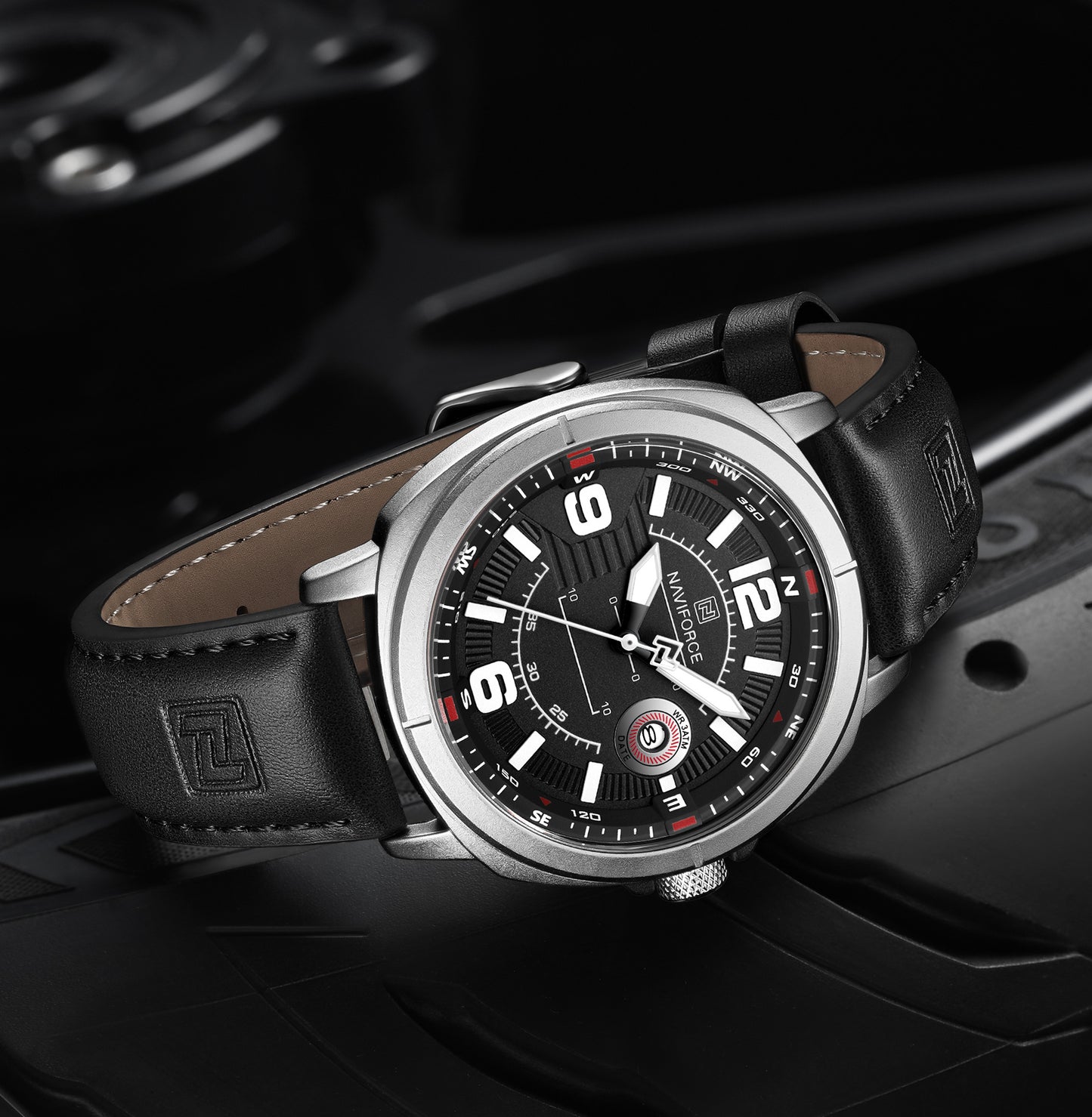 Naviforce NF8078 silver dial with black leather strap Analog Watch