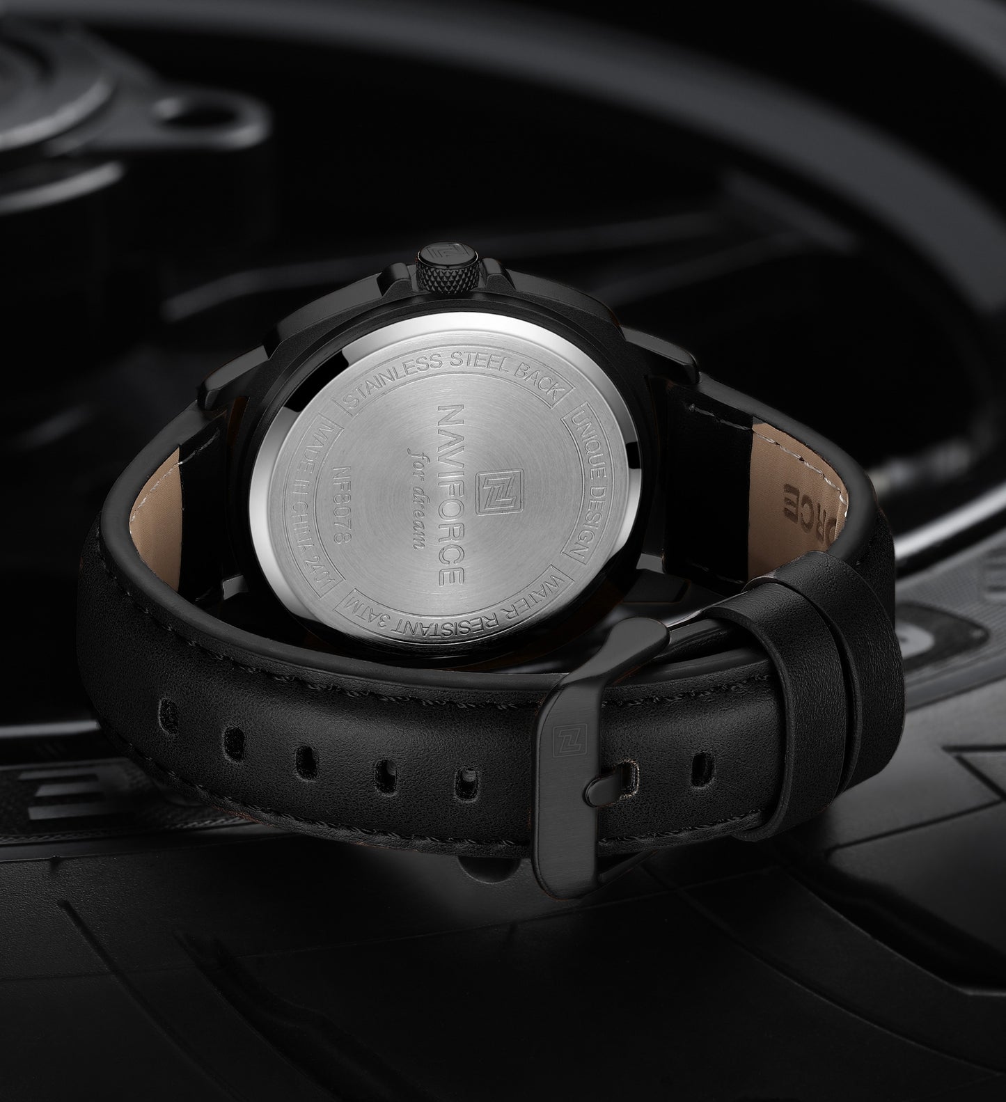 Naviforce NF8078 black dial with black leather strap Analog Watch