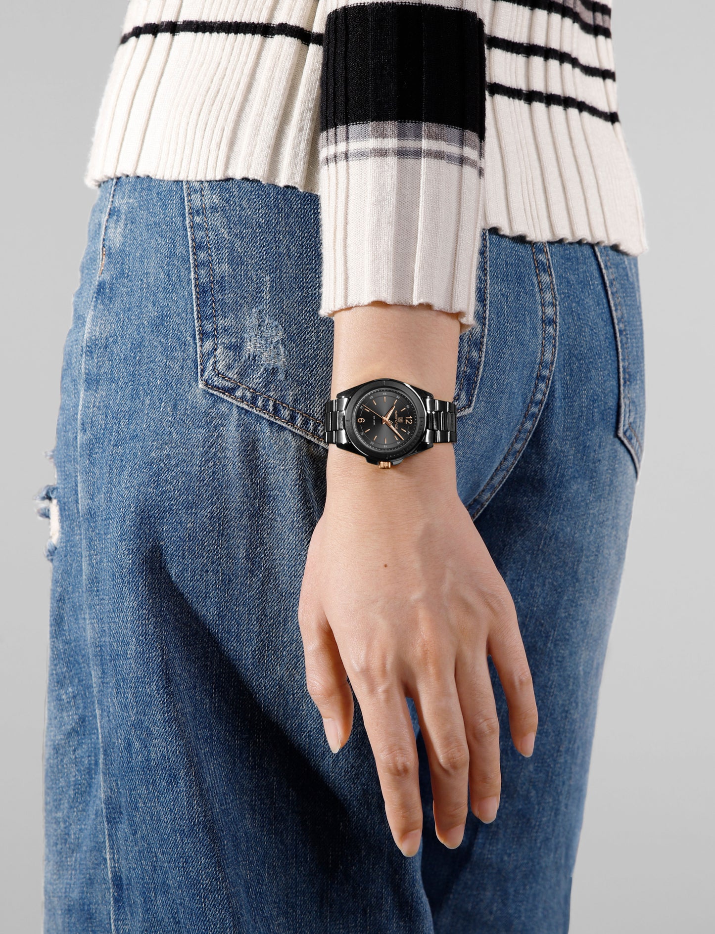 NF5062 Full Black Fashion Timepeice Analog Watch