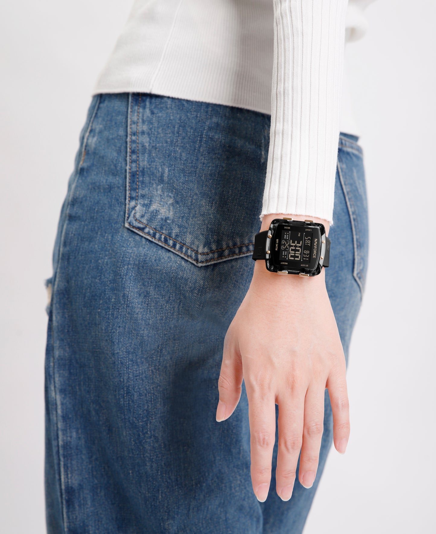 NF7121 Bold Square Digital Dial Digital Watch
