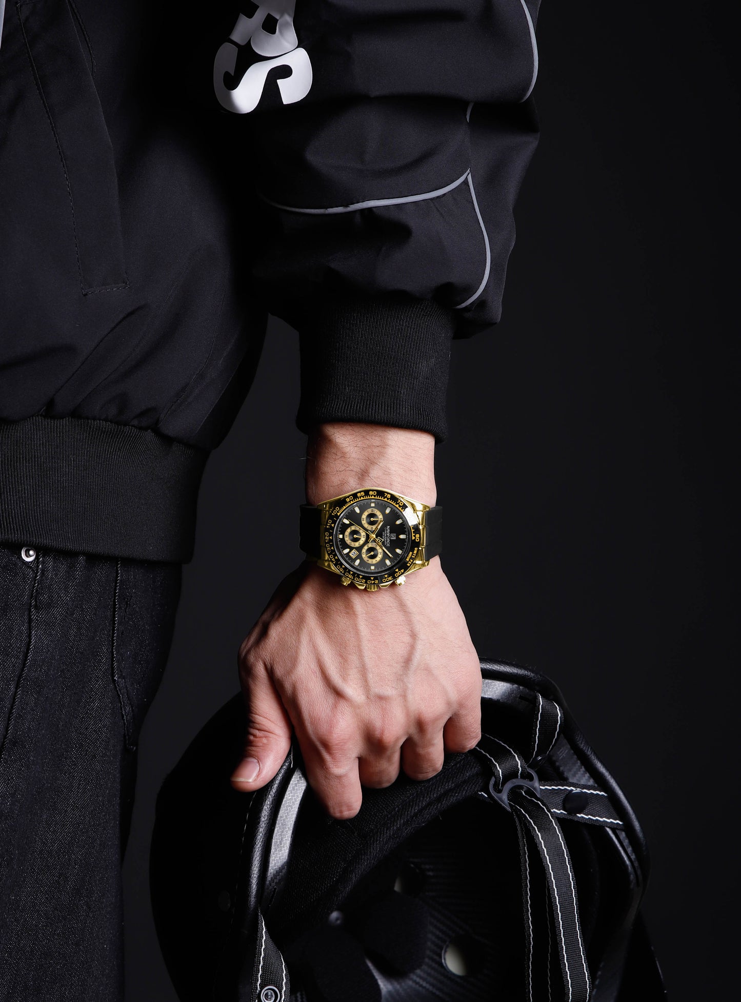 Naviforce NF8054 Black Dial With Silicon Strap Analog watch