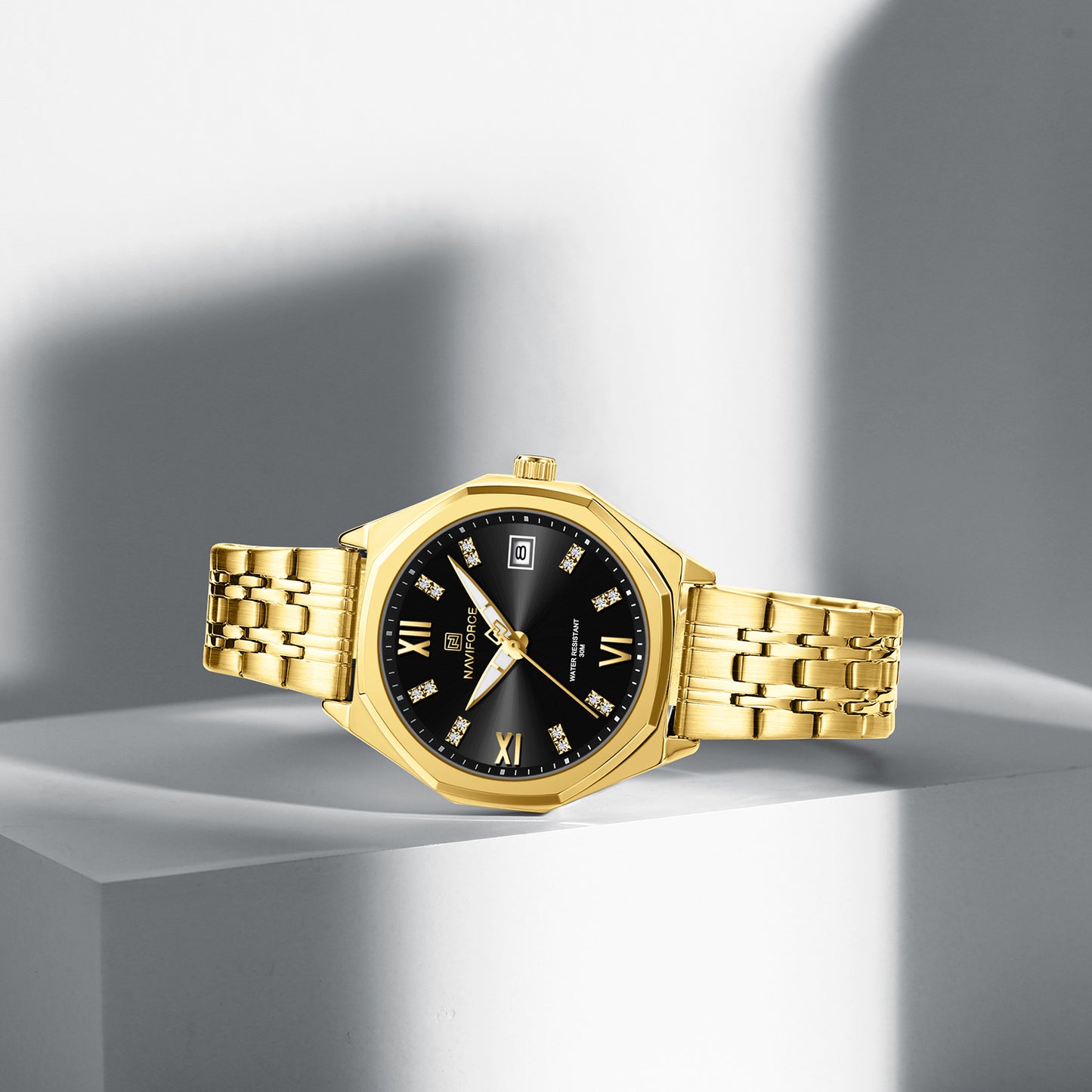 NF5052 Black dial with gold strap Analog Watch