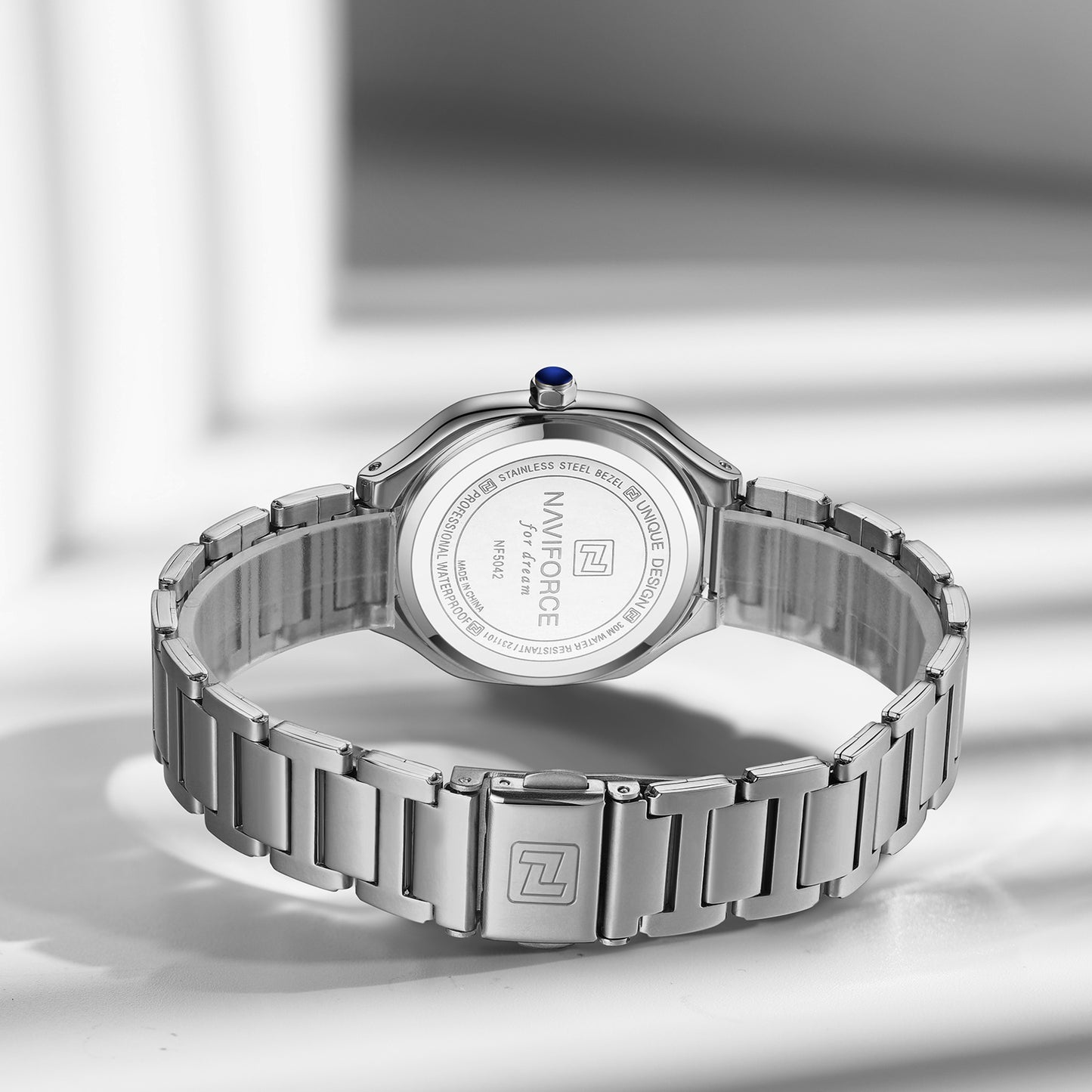 NF5042 Blue Square dial Analog Watch