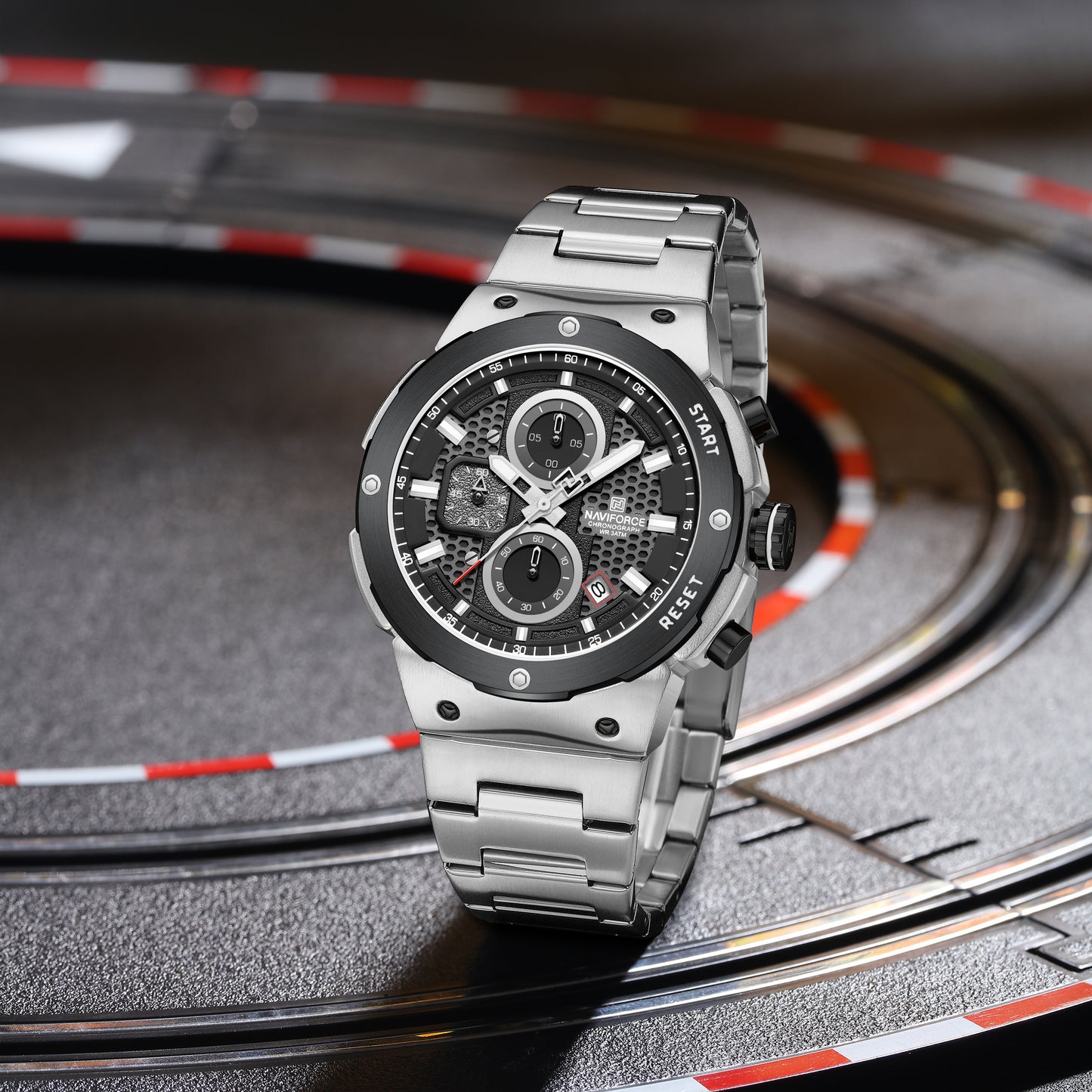 Naviforce NF8072 Men’s Military Style Multifunctional Analog Watch