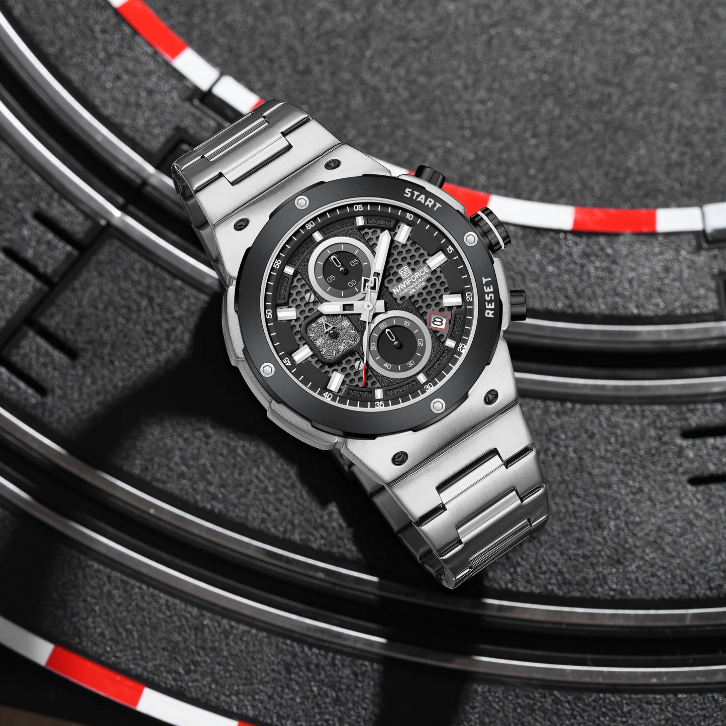 Naviforce NF8072 Men’s Military Style Multifunctional Analog Watch