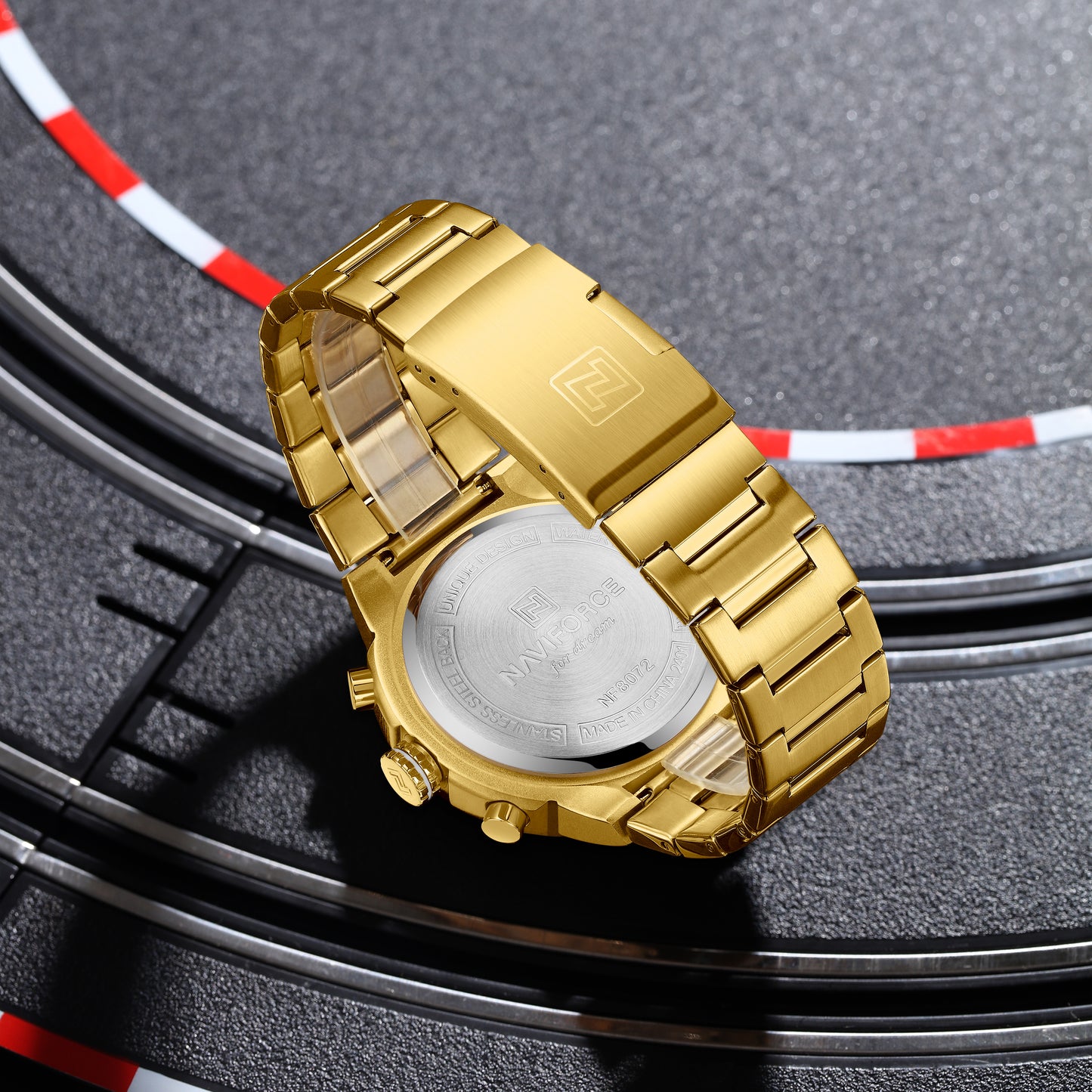 Naviforce NF8072 Men’s Military Style Multifunctional Analog Watch