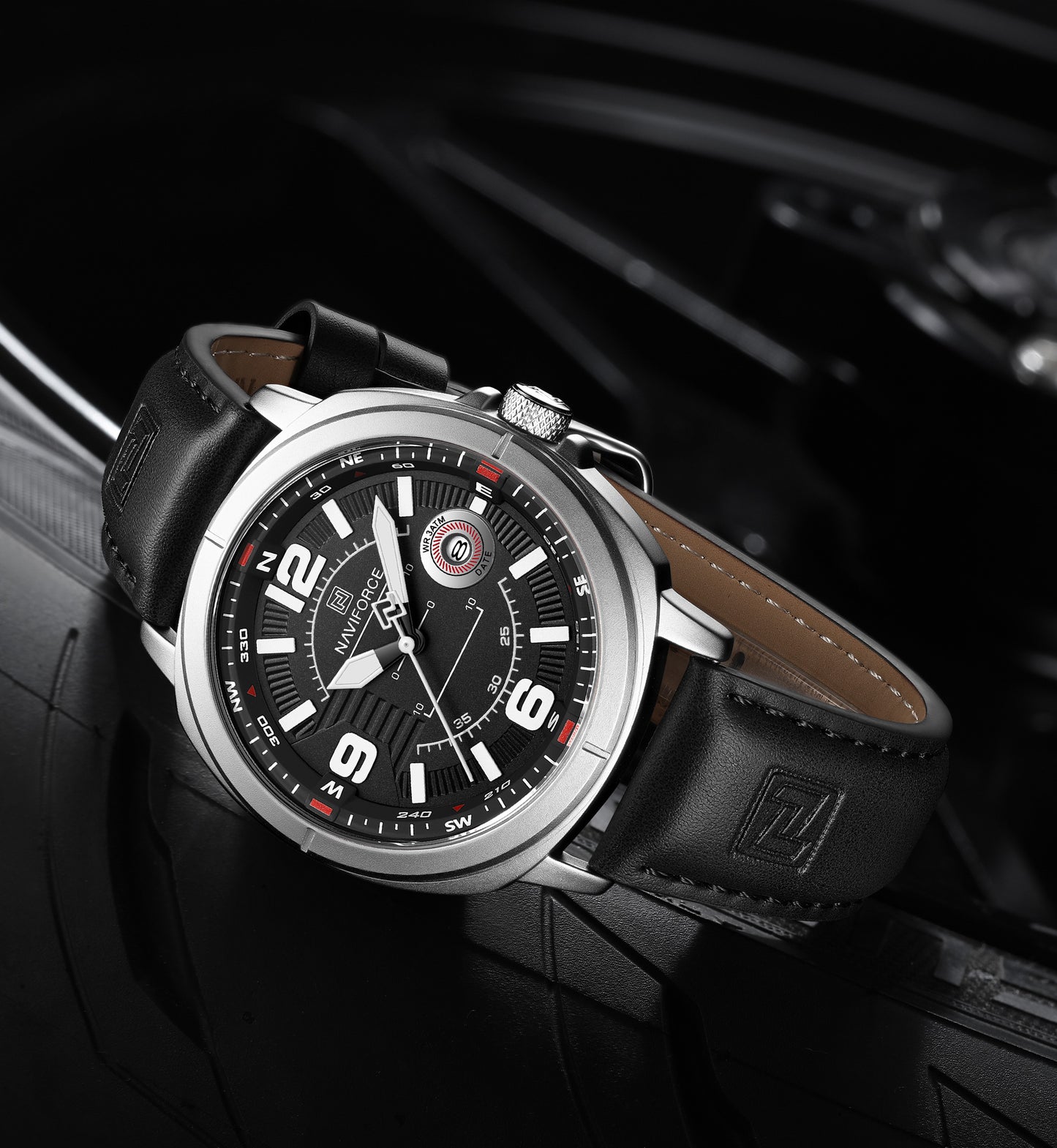 Naviforce NF8078 silver dial with black leather strap Analog Watch