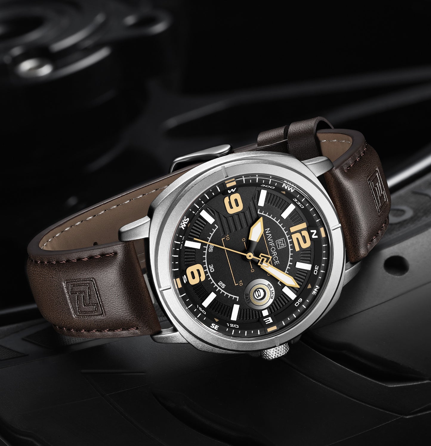 Naviforce NF8078 black dial with brown leather strap Analog Watch