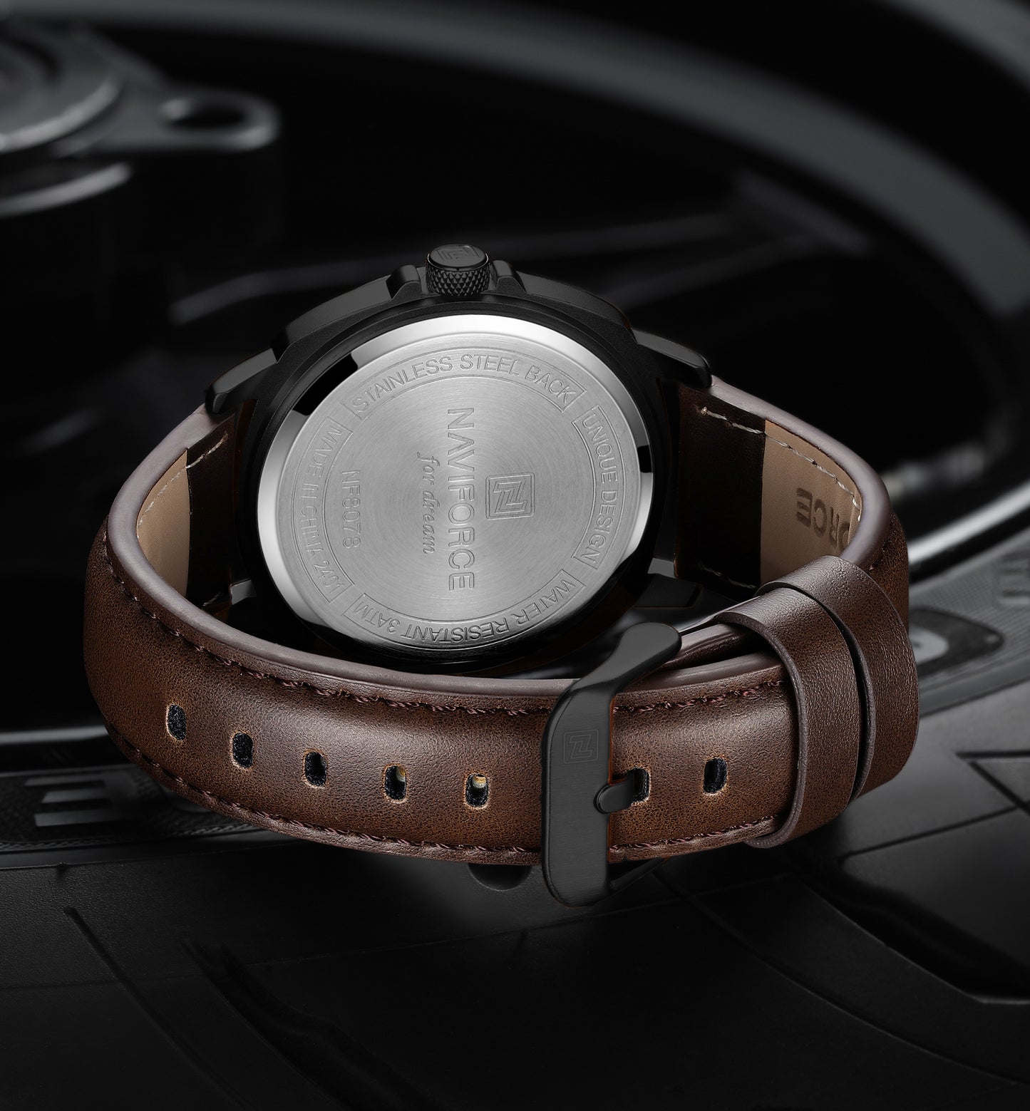 Naviforce NF8078 black dial with brown leather strap Analog Watch