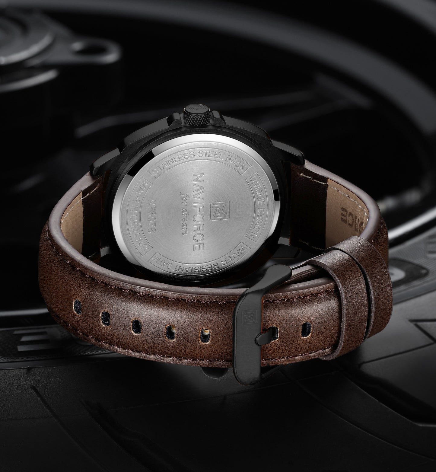 Naviforce NF8078 black dial with brown leather strap Analog Watch